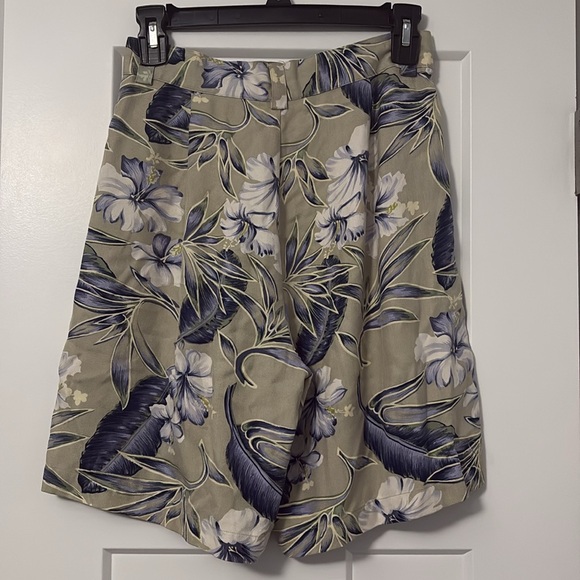 Tommy Bahama floral silk shorts size: 4 - Picture 4 of 7
